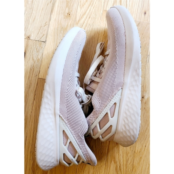 Kizik Athens Sneaker (Unisex) -Fawn Crème W8.5 M7 Comfort Travel Hands Free - Picture 12 of 13